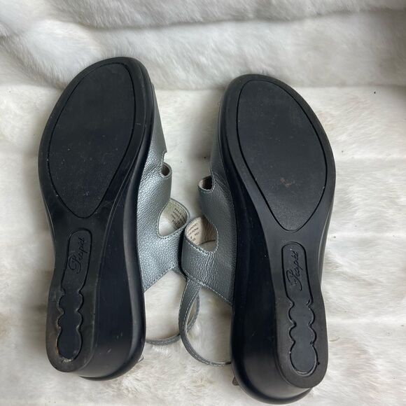 Propèt leather gray adjustable  Velcro straps 2”wedge sandals size8.5 - Picture 9 of 9